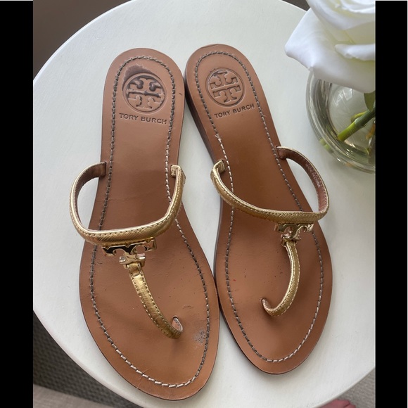 SOLD!!! T Logo Flat Tory Burch Sandals Size 7 (Gold/Metallic) - Picture 3 of 14